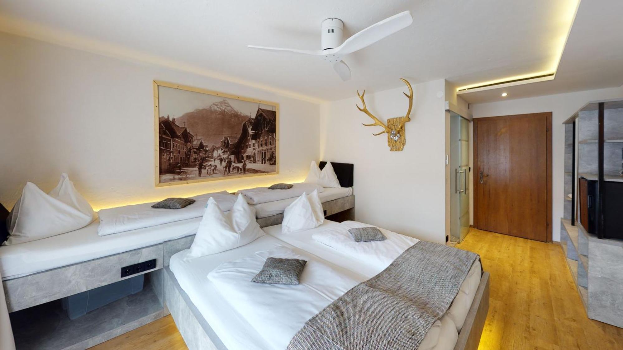 Hotel Adler Golling an der Salzach Buitenkant foto